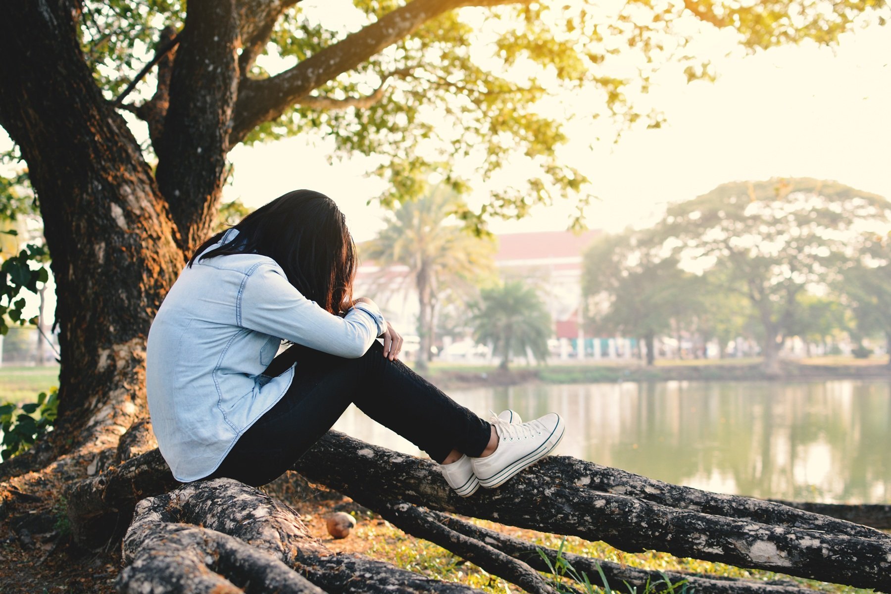 beautiful-women-sad-and-crying-in-the-park-vintag-2026-03-26-22-40-46-utc