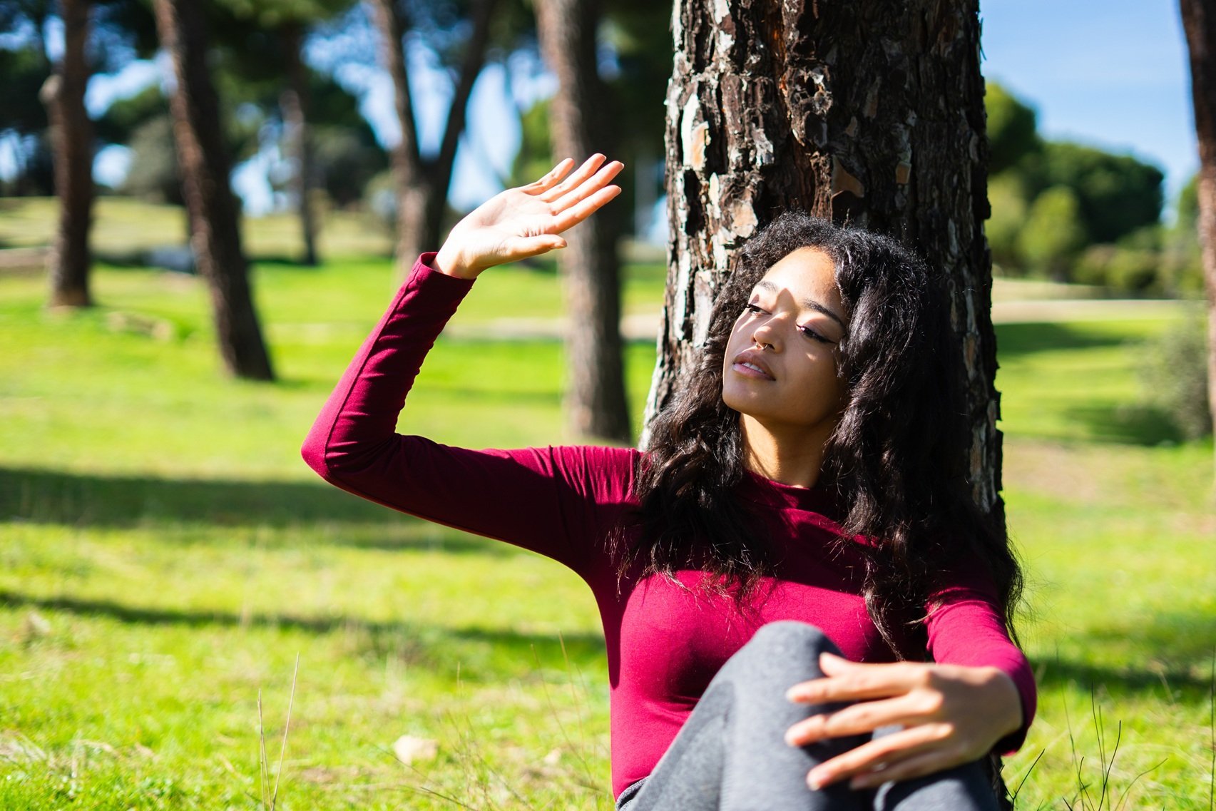 latin-woman-protecting-her-eyes-from-sunlight-in-n-2026-03-25-09-14-01-utc