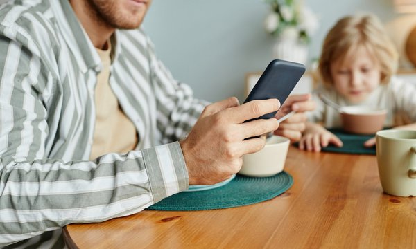 Distracted Parenting